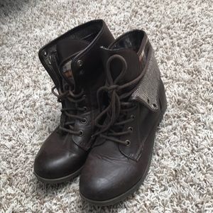 Women’s combat boots